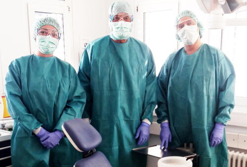 Das Team um Dr. Dr. Walther steht bestens ausgestattet für Notfälle bereit